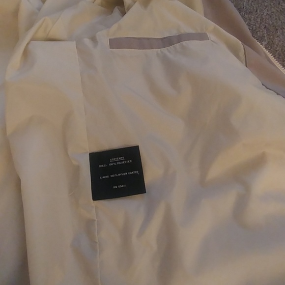 💛PUT A BUNDLE TOGETHER 4 $30 YOU GET THE COAT FOR - Picture 4 of 5